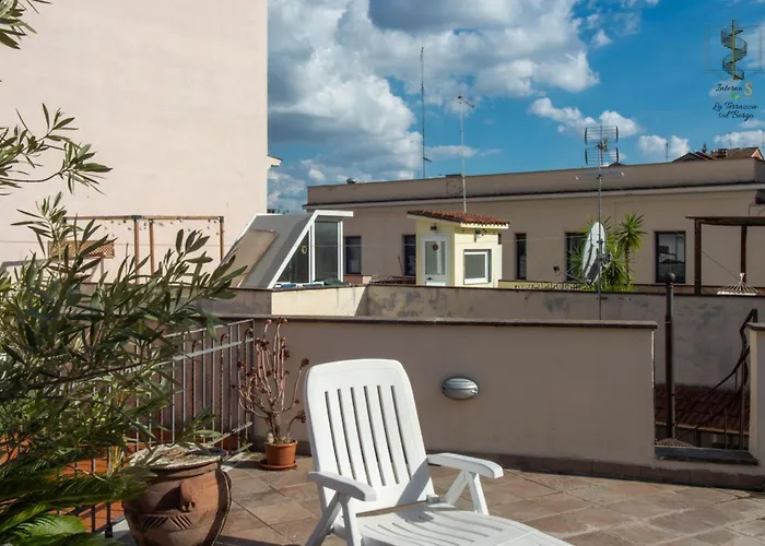 Interno Otto con Bellissima Terrazza e Gazebo